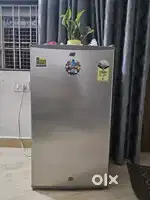 Selling 93 ltrs KELVINATOR Fridge