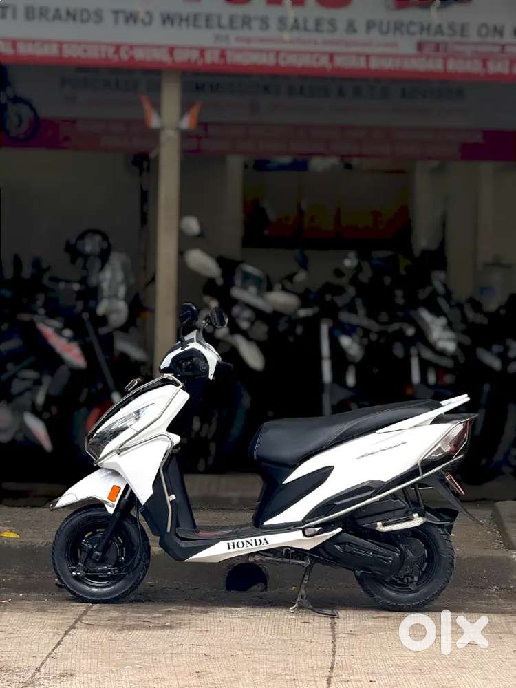 Honda grazia white colour 2018 model brand new condition