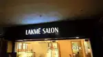 आवश्यकता है @ COSMETICS STORE शोरूम में लड़की और लड़को की