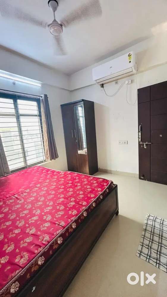 3 BHK FULLY FURNISHED FLAT