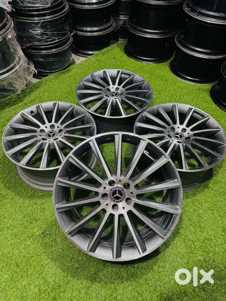 MERCEDES AMG OEM ALLOY WHEELS (VERYT GOOD CONDITION) 20 INCH
