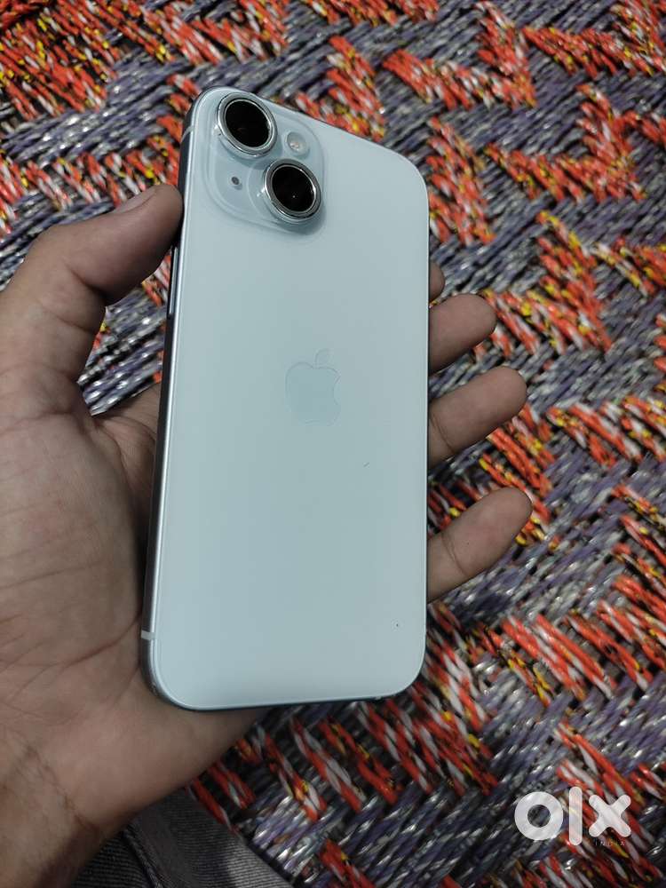 I phone 15 6 128