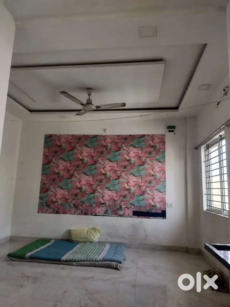 Need a female roommate for hall