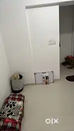 Wants female roommates