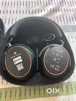 Sennheiser headphones Momentum 4 2025