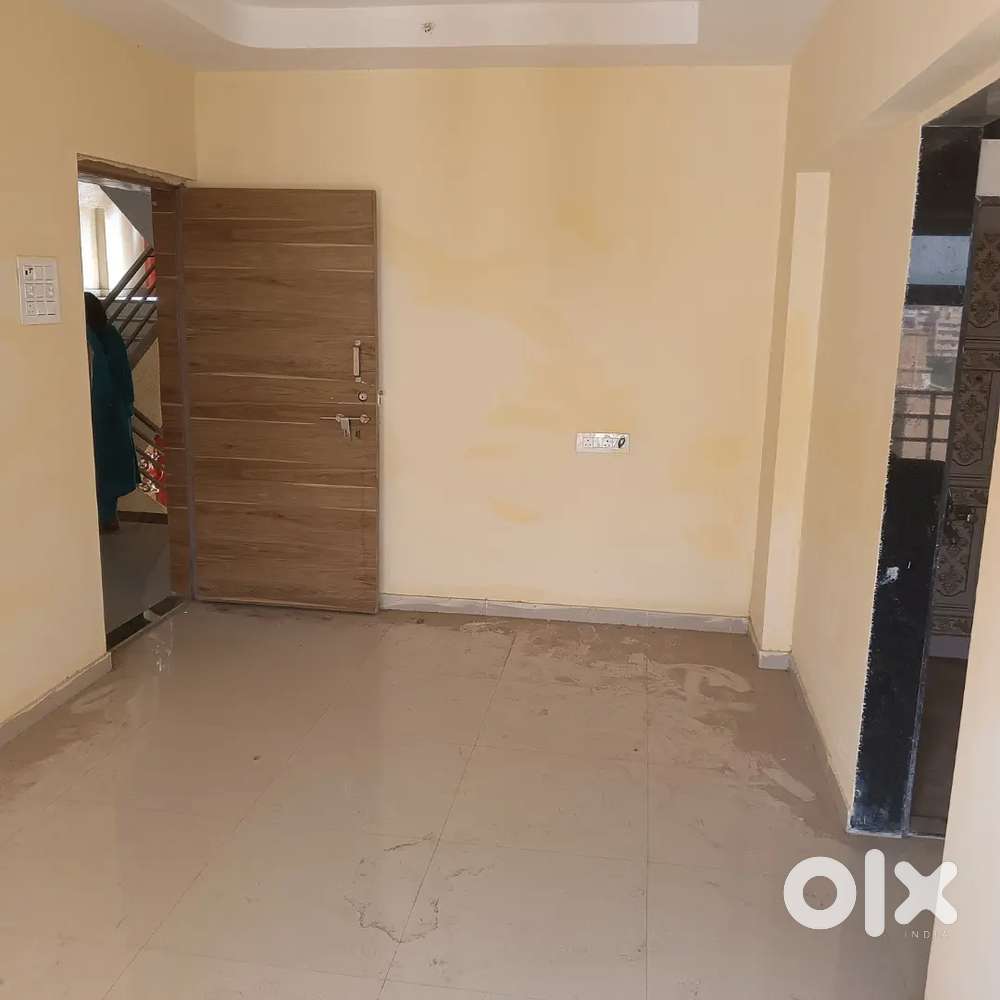 Heavy Deposit 1 Bhk , Municipal Water,double lift ,Vasai E+4 lacs