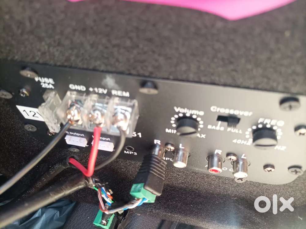 CAR BASSTUBE WITH INBUILT AMPLIFIER