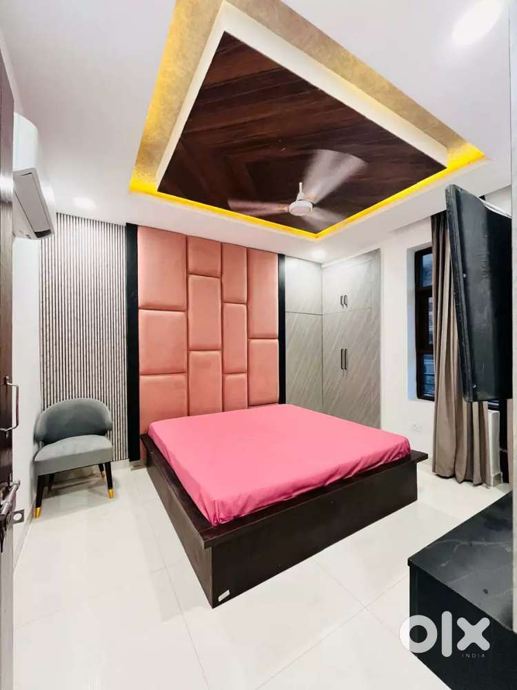 3 bhk semifurnished flat luxury flat sec 63 faridabad rate -60 lakh