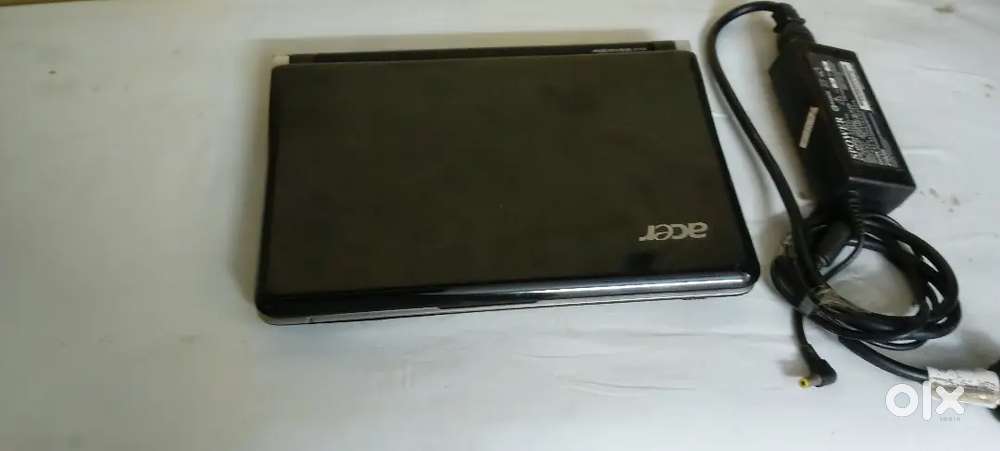 Aspire one series KAV10 laptop