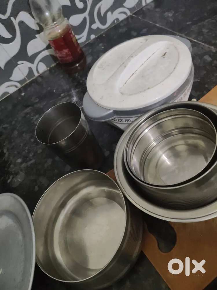 Utensils and kitchen items