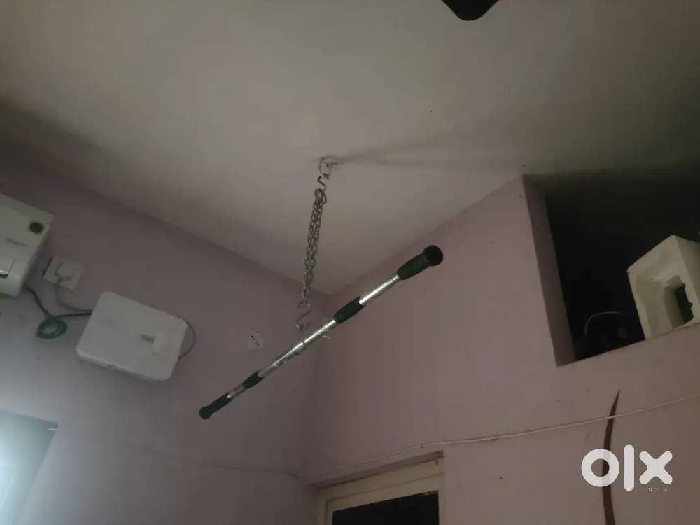 Pull up bar plus chain