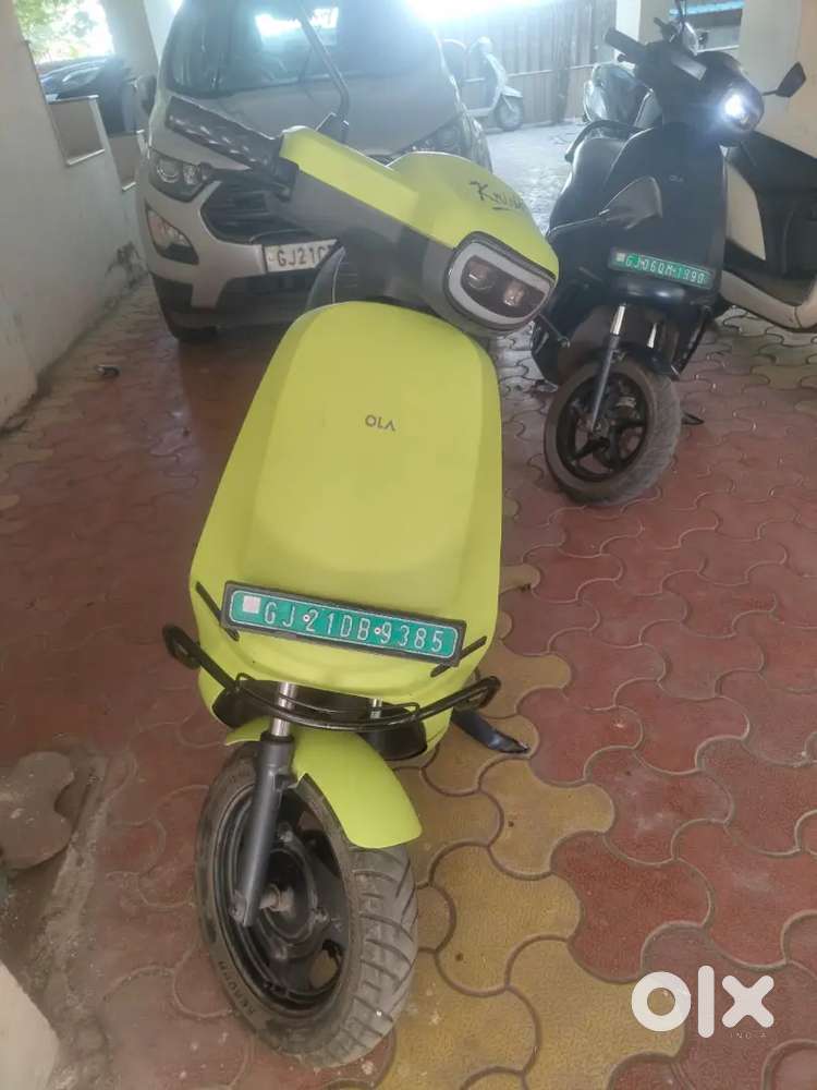 Ola S1 Air at Navsari. only 5500km used with 5 years extra warranty
