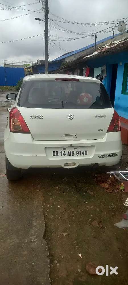 Maruti Suzuki Swift 2010 Petrol 88500 Km Driveng