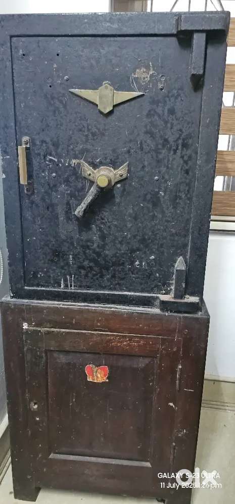 Khajana safe locker
