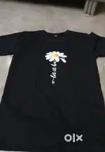 Womens unisex flower printed tshirt black