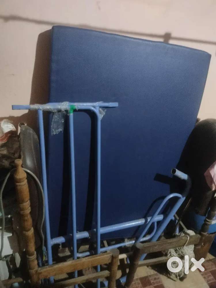 Patient bed
