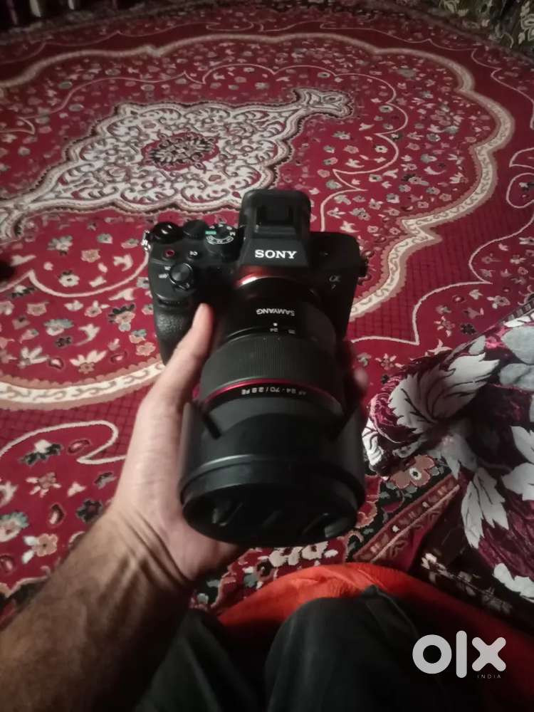 Sony fullframe mirrorless A7m4 with 24-70 samyang lens with rs3 gimble