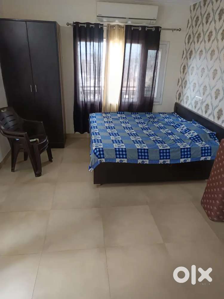 Newly studio room kitchen bath store ac bed frig gysr gas led washing