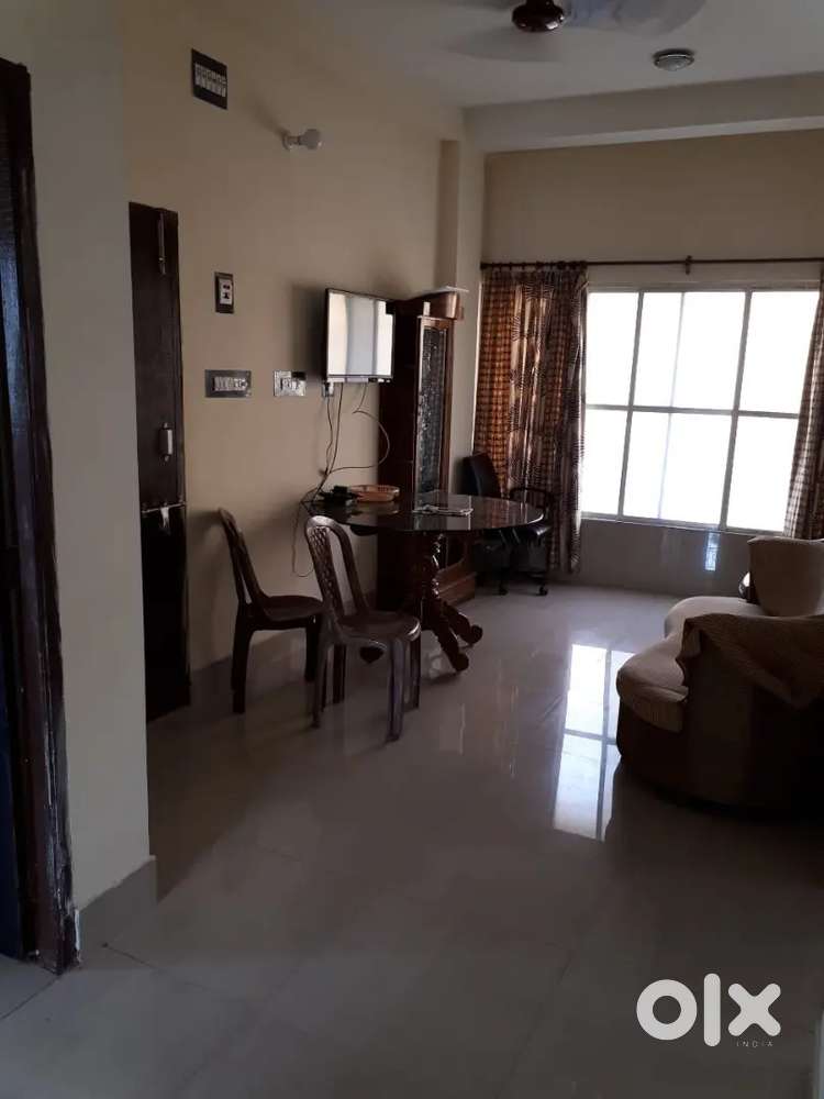 Fully furnished 2 BHK at Parnashree Behala