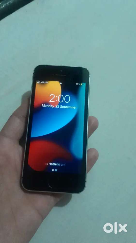 iPhone se awesome condition 4g storage 32gb