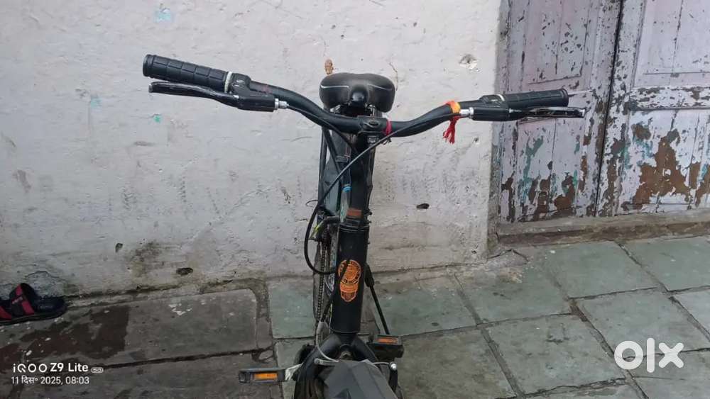 Top conditon hai 1year chali hui ha bas