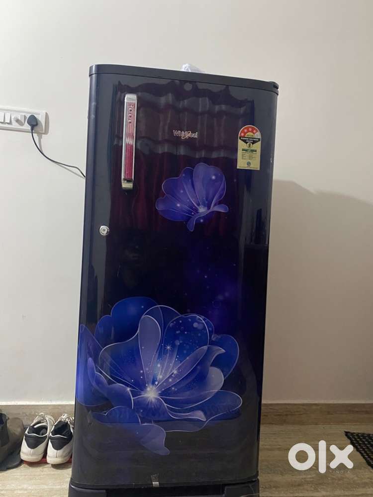 Just 1 year old Whirlpool fridge 184L