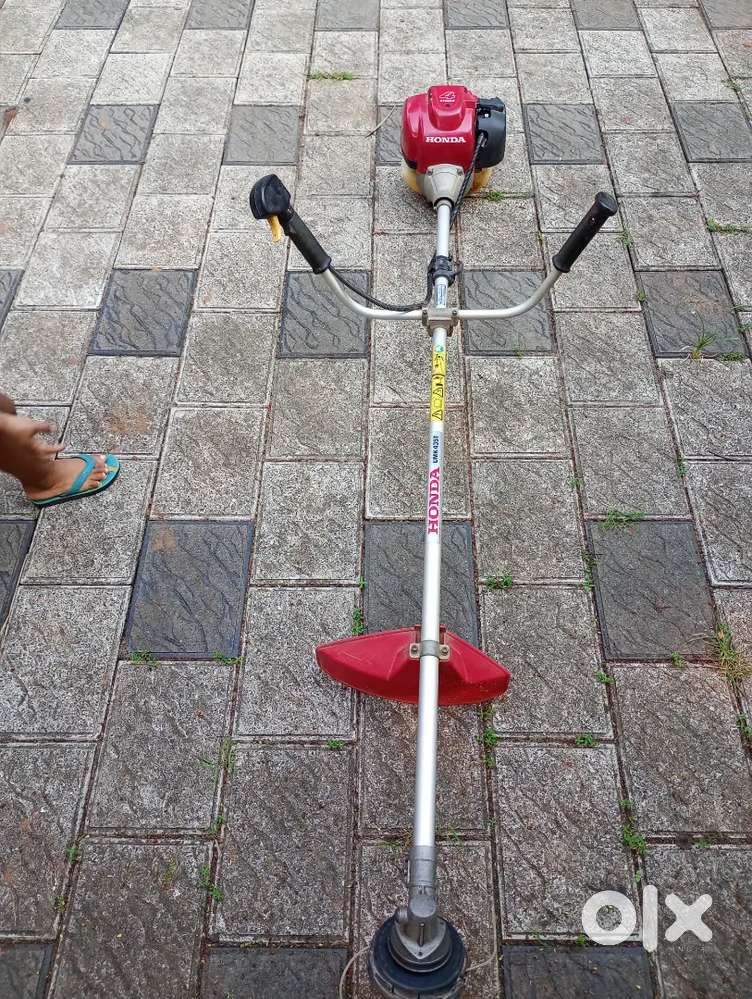 Grass cutting machine ( brush cutter)