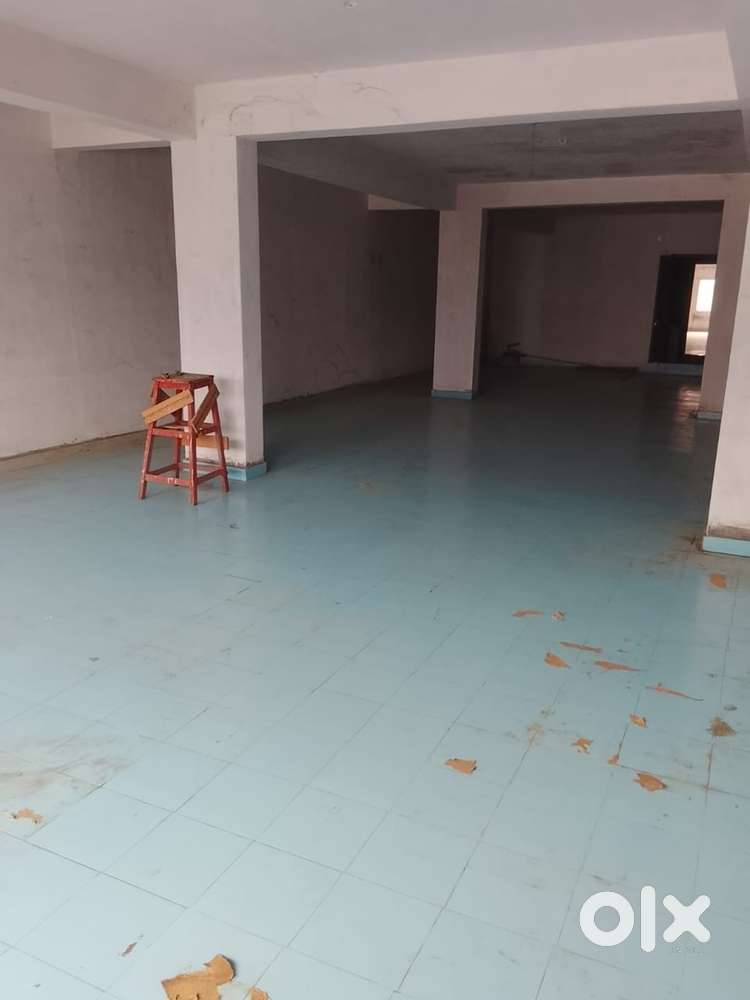 To let for commercial