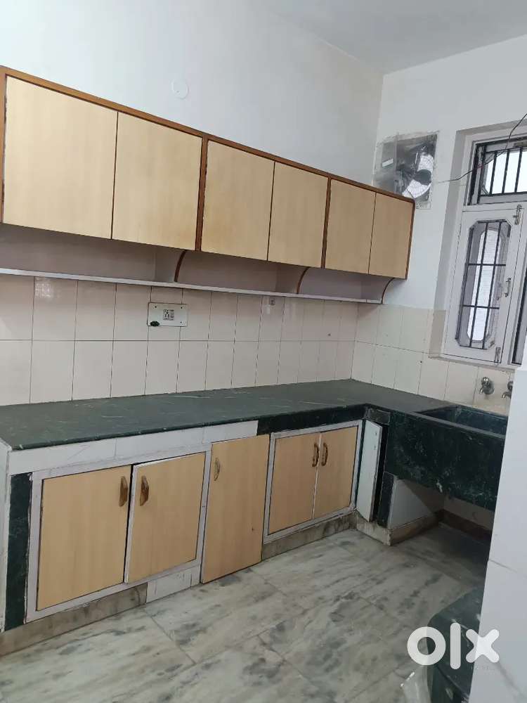 OWNER FREE 2BHK FLOOR AVAILABLE