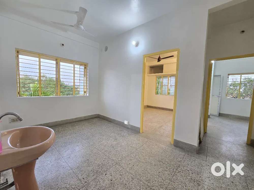 Netaji Metro 1 Minute  760 SQFT  Lift সহ 2BHK Resale Flat