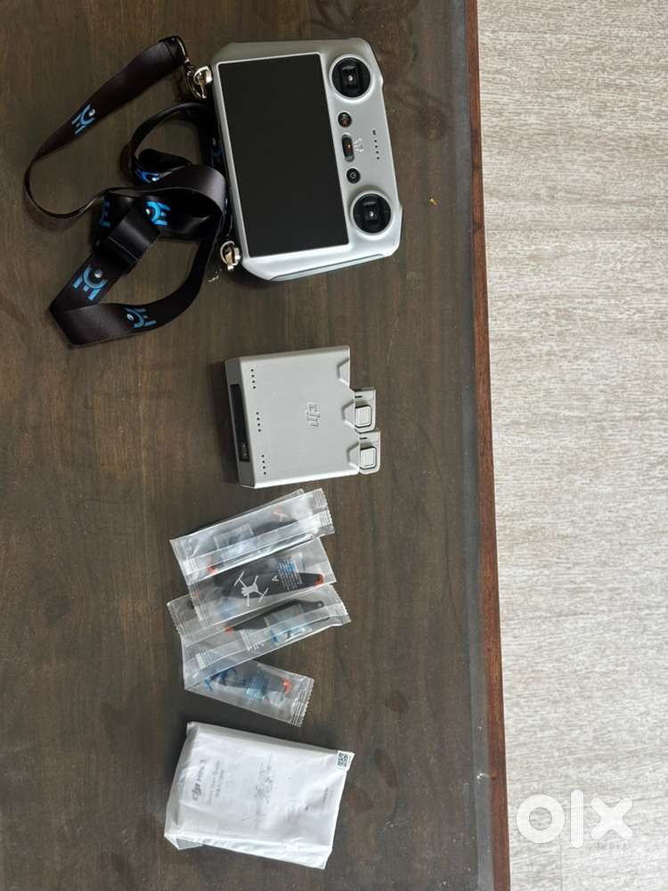 Dji Rc remote + dji mini 3 battery pack (2 battery) + 3 propeller kit