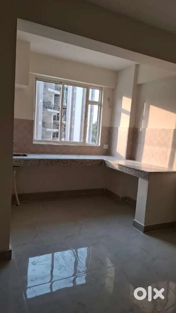 1,BHK RAW FLAT FOR RENT IN SAVERA HOMES WAVE CITY NH 24 GHAZIABAD