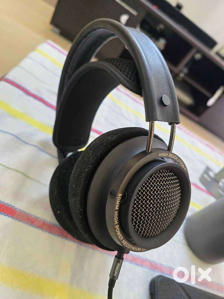 Philips Fidelio X2HR open back audiophile headphones