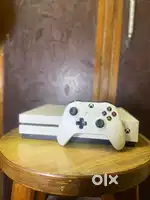 Xbox One S (500gb) Neat and Clean Condition With Box and Controller