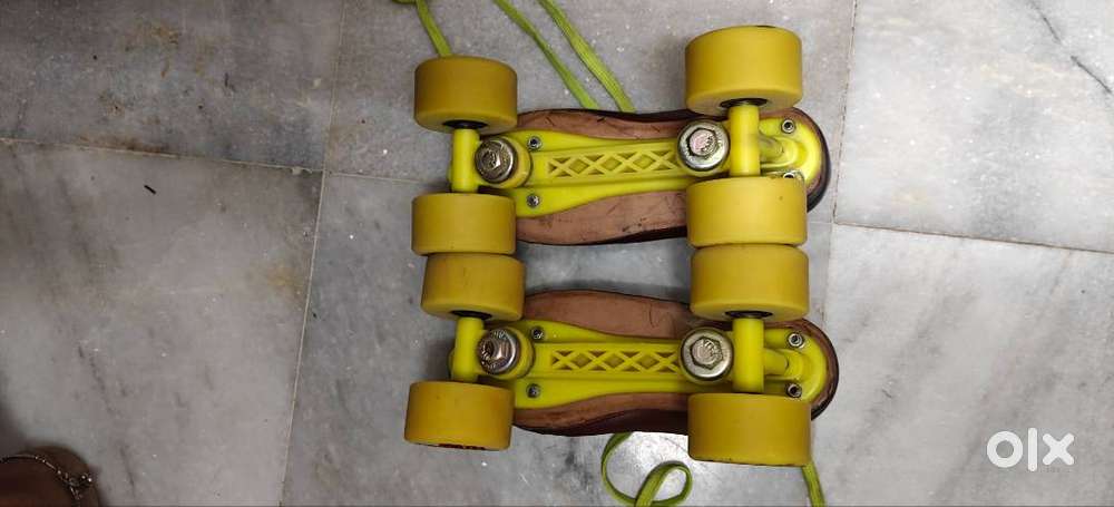 Skating shoes