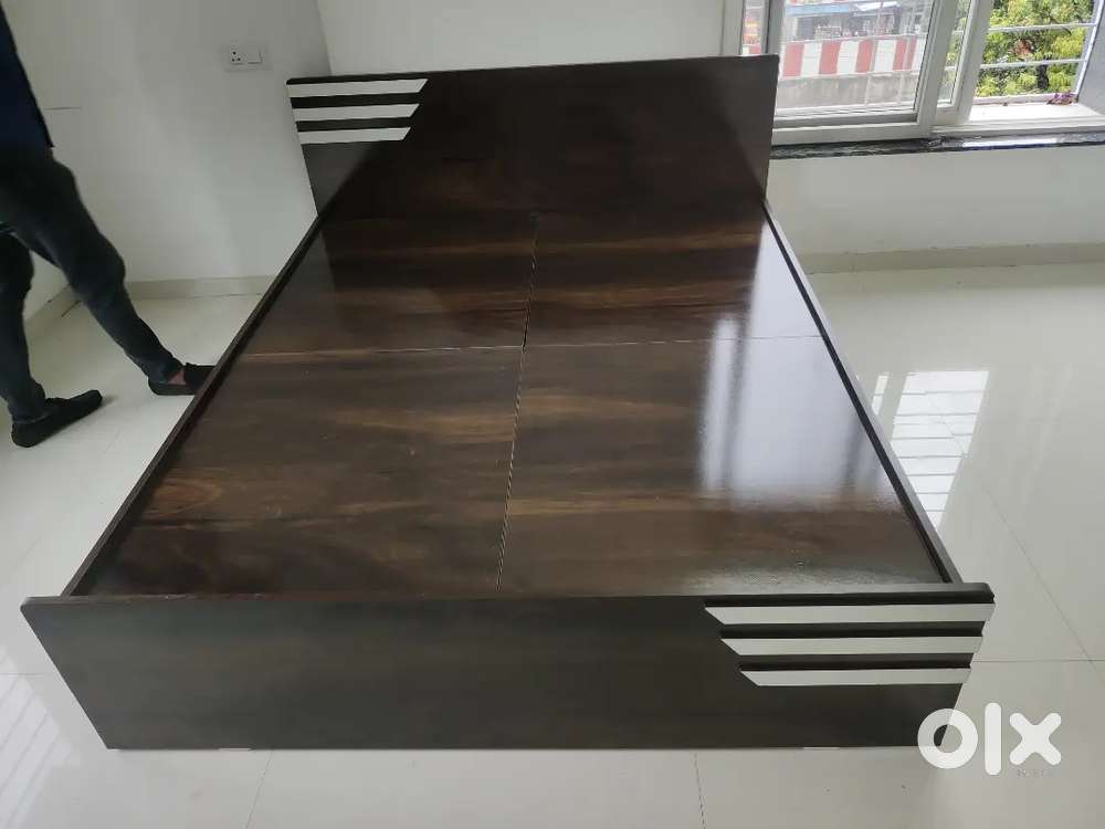 BRAND NEW STORAGE BED 5*6