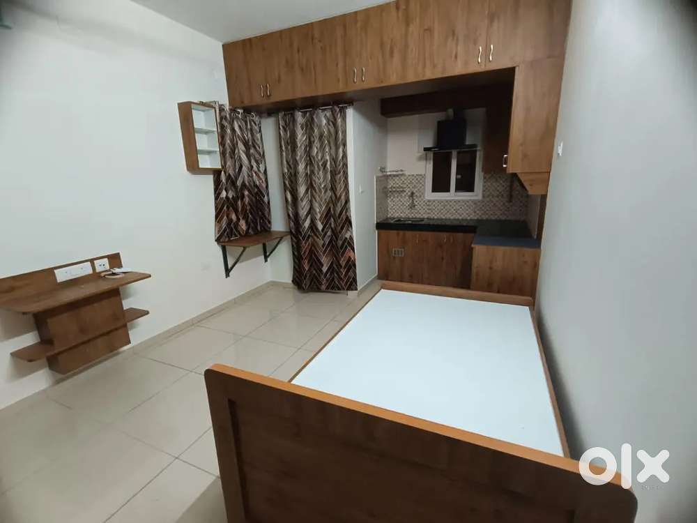 Studio flat fully furnished available