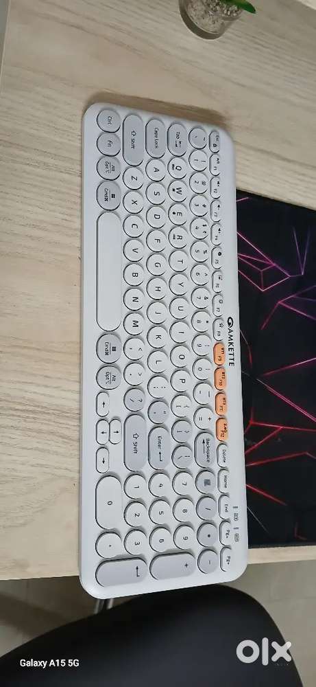 Amkette Wireless keyboard