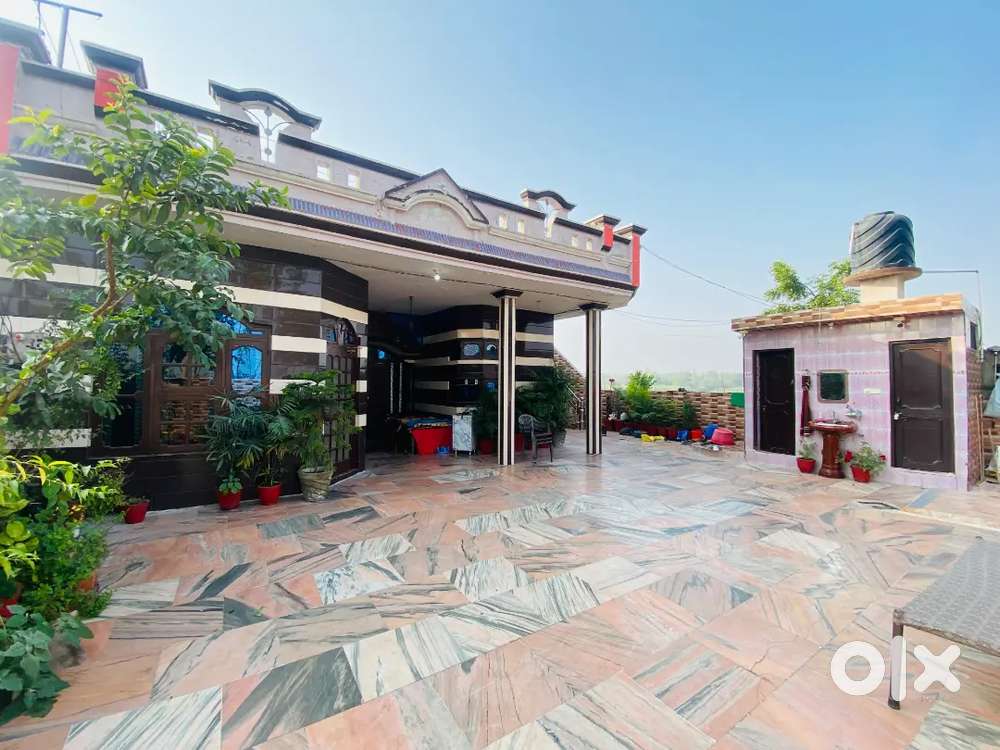 Fully furnished and maintained housw