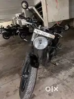 Triumph Street Twin 900 - 2016 | Mint Condition | ₹4L – Negotiable