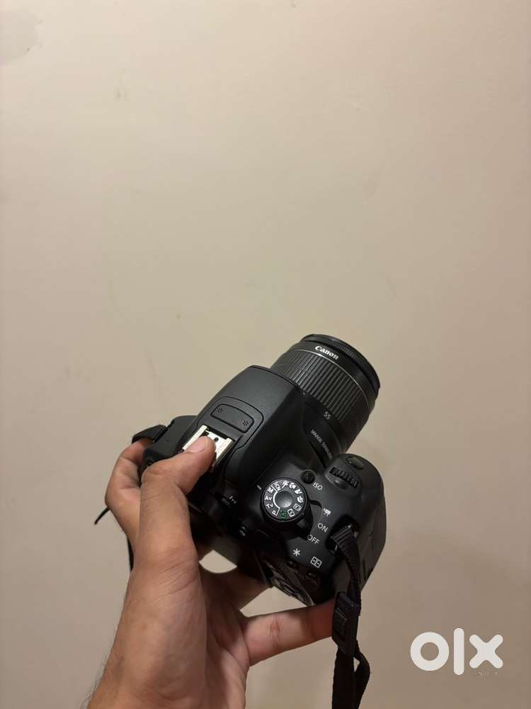 Canon EOS 700D  Canon DSLR