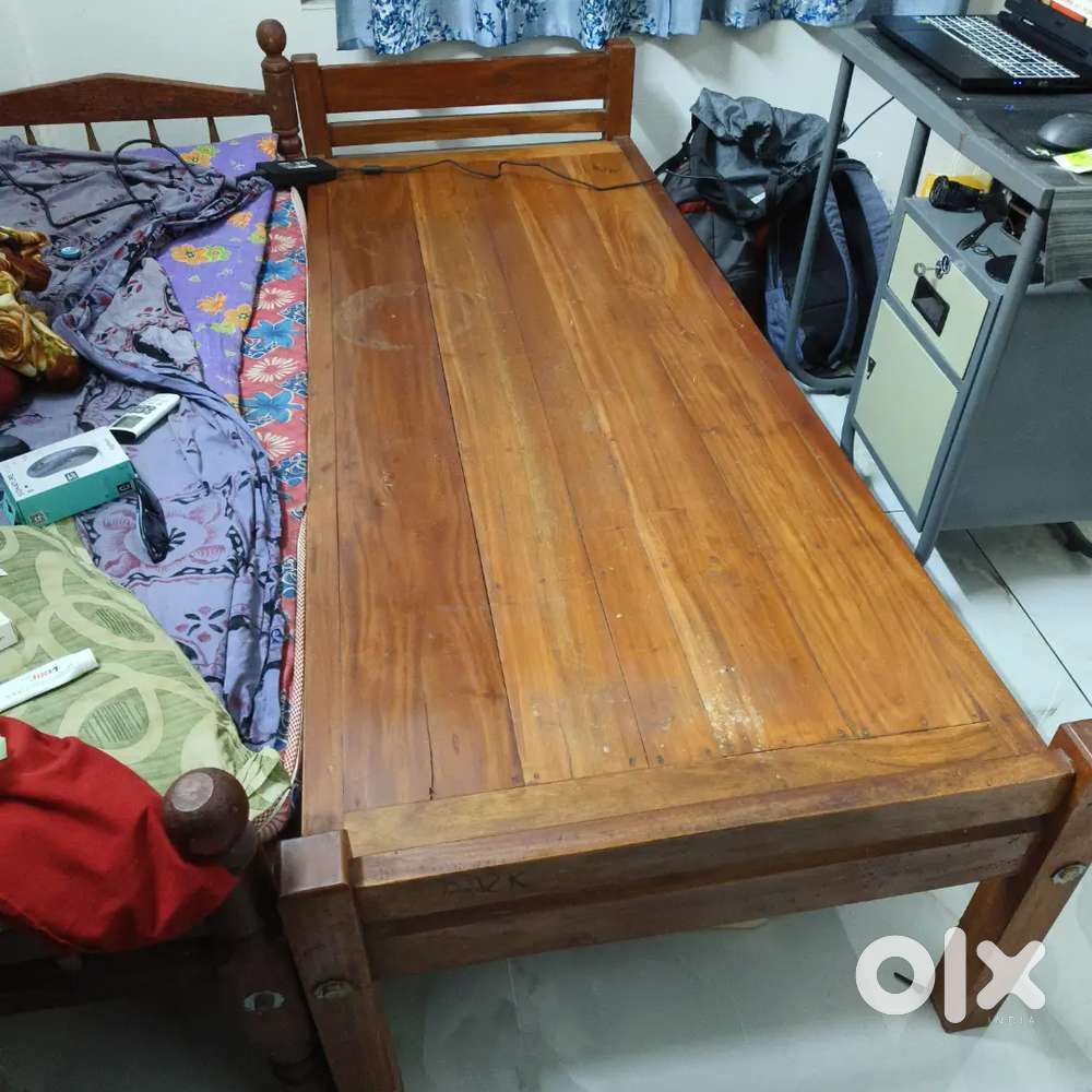 Premium wooden cot for sale