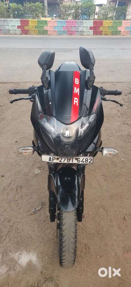 Bajaj Pulsar 220