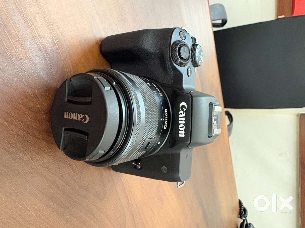 Canon M50 Mark II 15-45mm f3.5-6.3 is STM Digital Zoom Camera (Black)