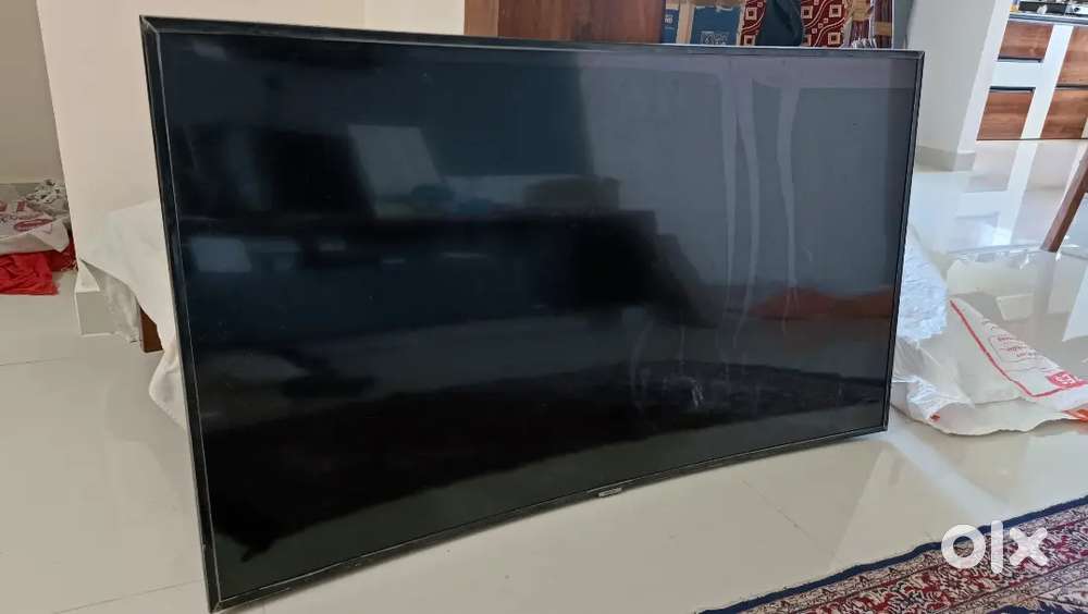 Samsung 55 NU7300 4K UHD Curved Smart TV