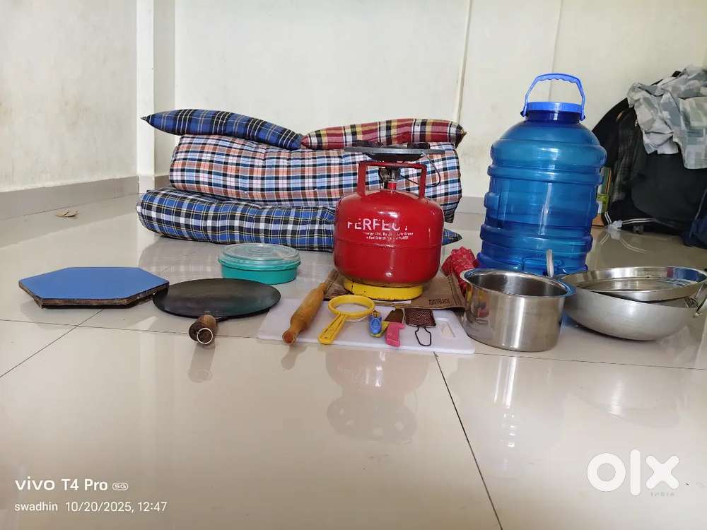 Bachelor room equipment all items ar 3/4 month old or 2/4 items he