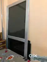 Door glass gate