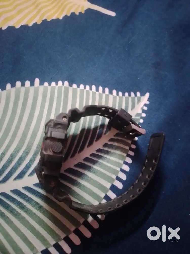 Black aesthetic watch