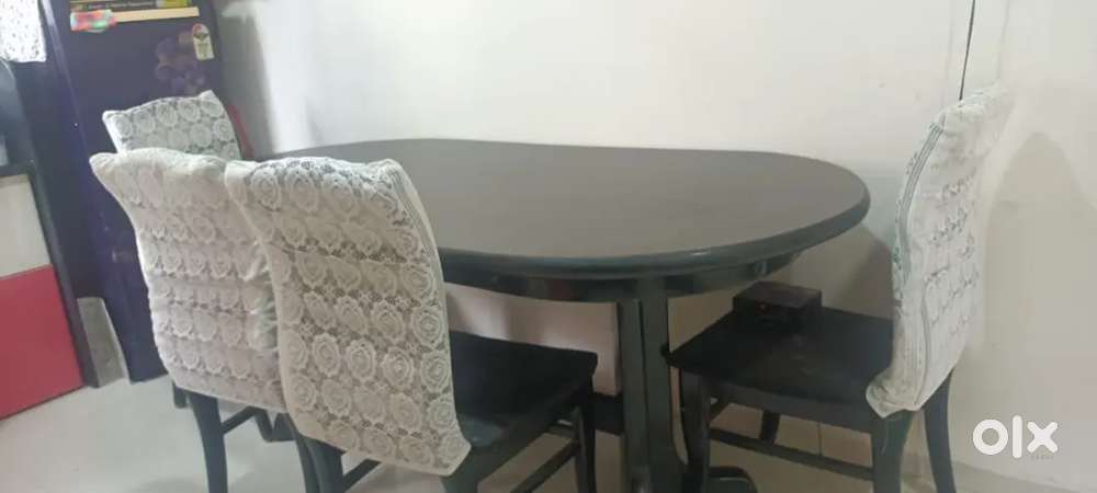 Dinning table with 6 chair