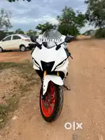 R15 v4 Intensity White single owner